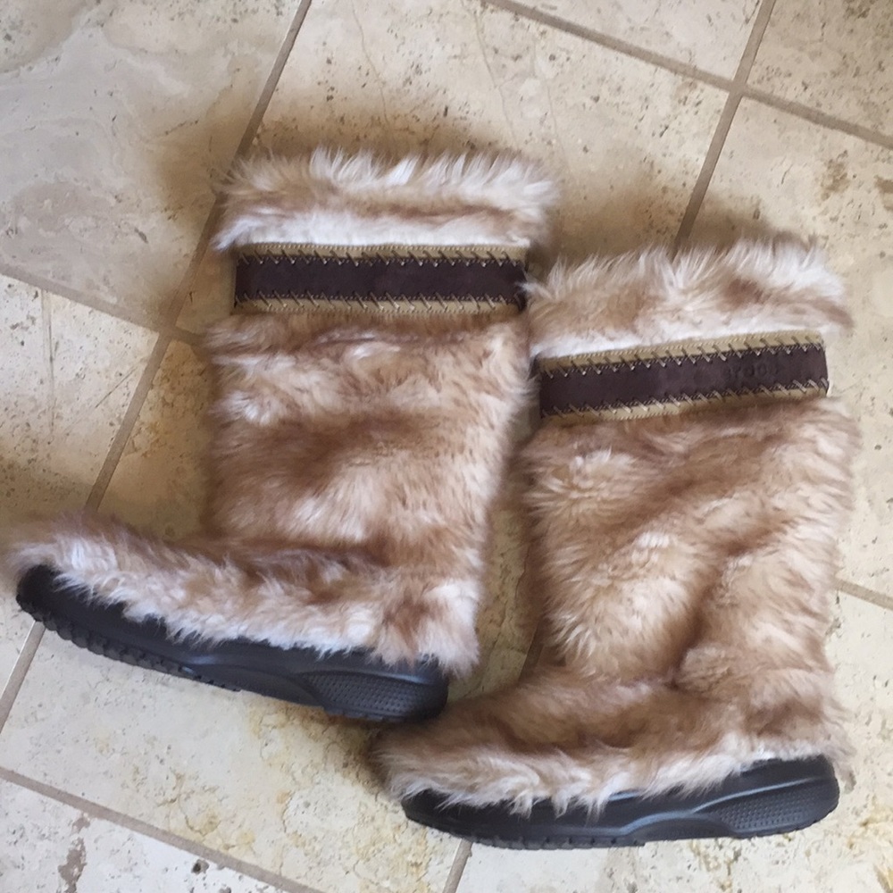 Croc furry boots